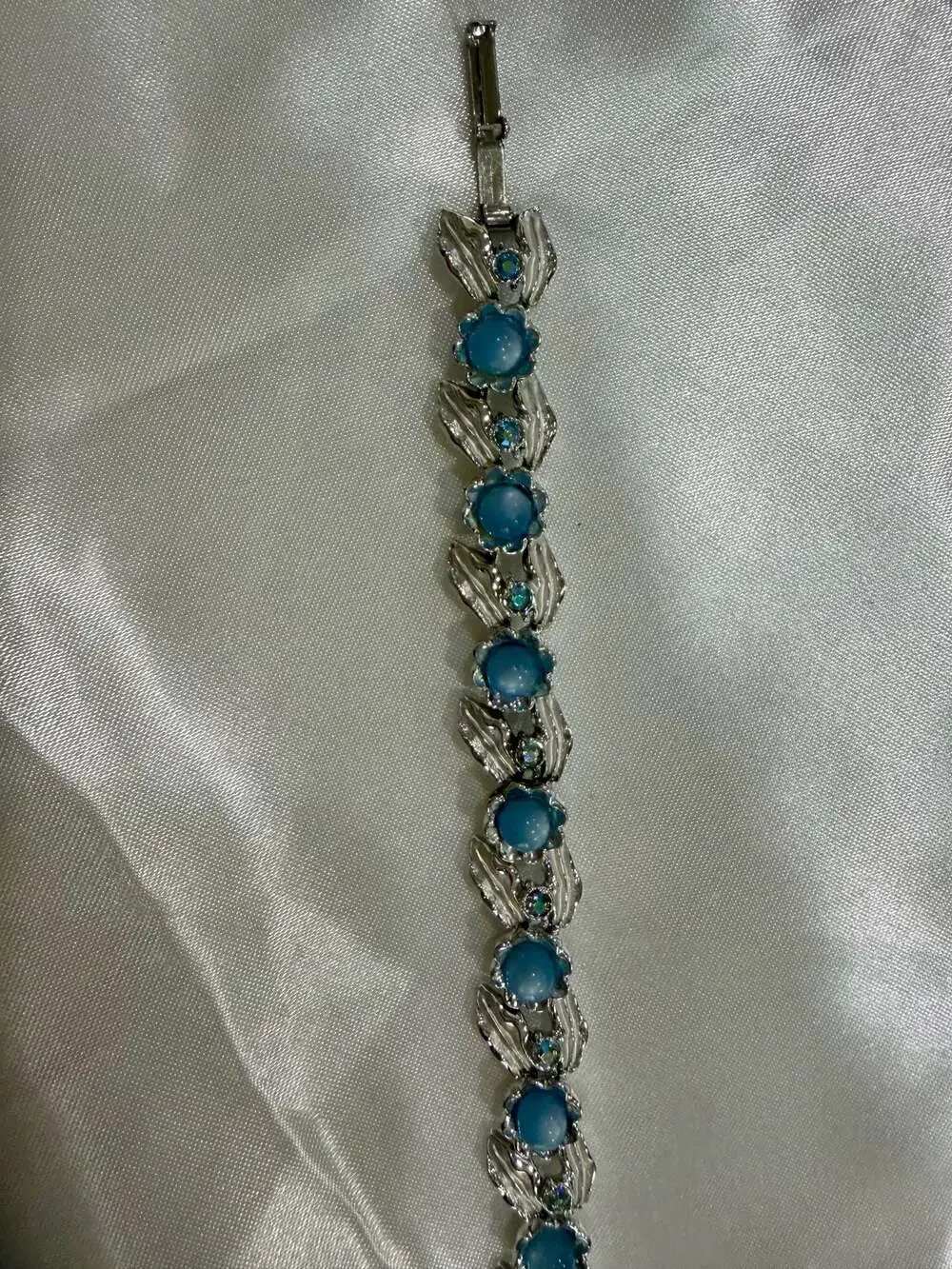 Vintage Judy Lee Blue Moon Glow Thermoset Flowers Leaf Link Bracelet